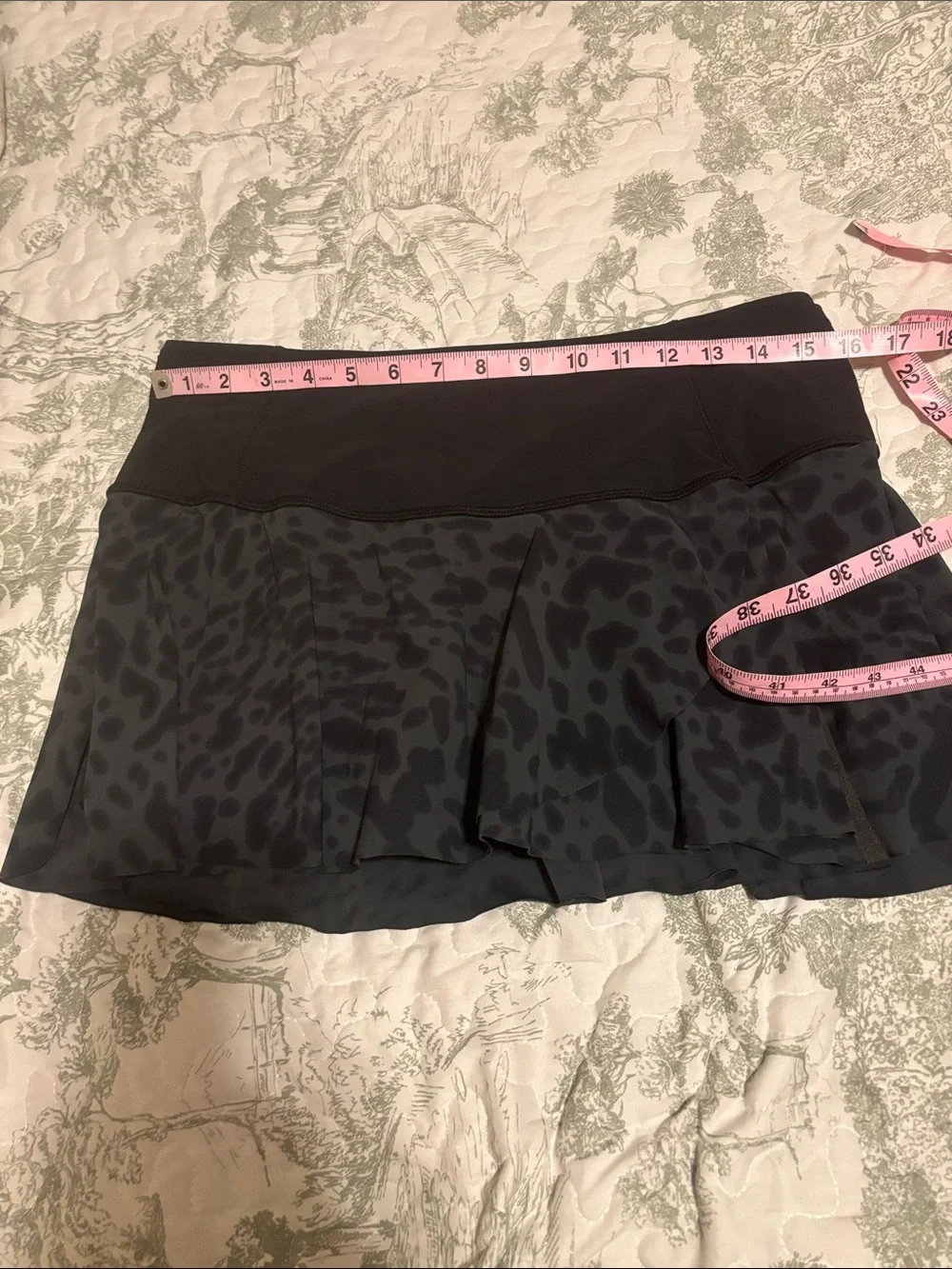 vintage Lululemon Hit Your Stride Skirt, animal swirl black deep coal, size 8 - Picture 9 of 15